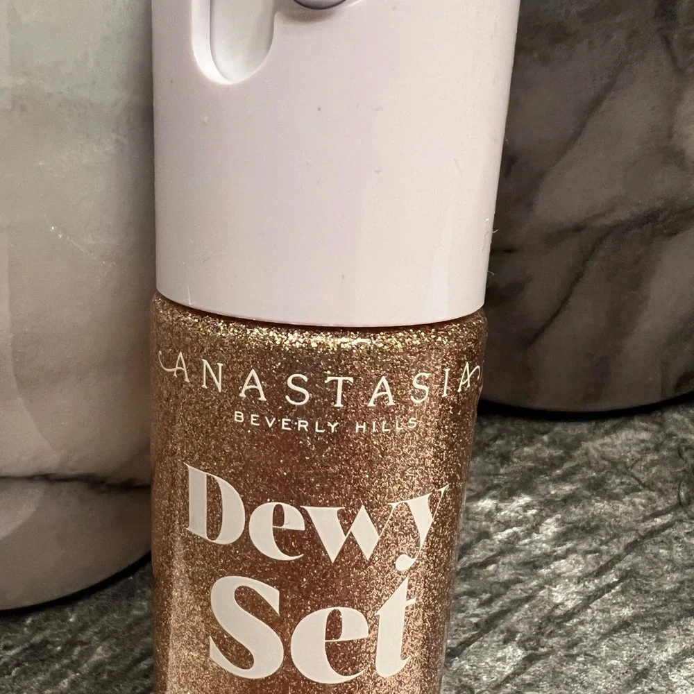 Anastasia Dewy Set- Makeup Setting Spray